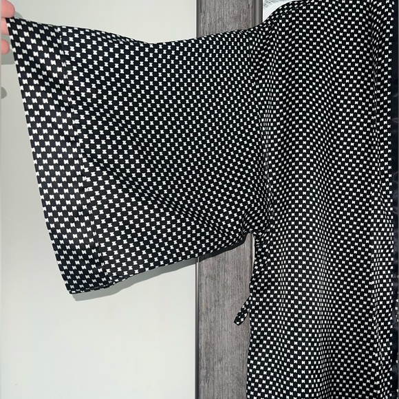 Silk Victoria’s Secret Robe (Sz. S/M) - Picture 5 of 5